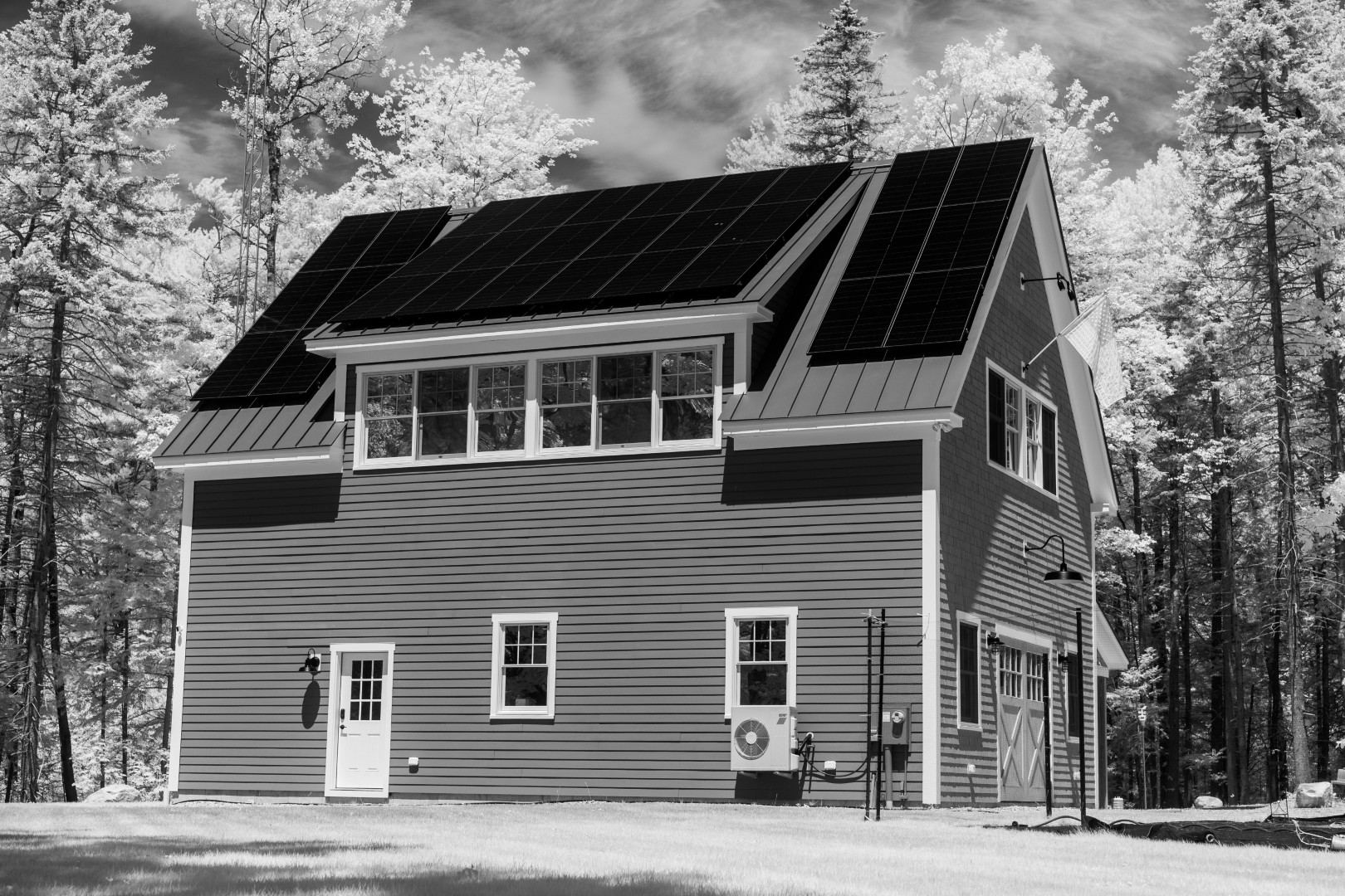 Modernisiertes Wohnhaus mit hochwertiger Außenansicht